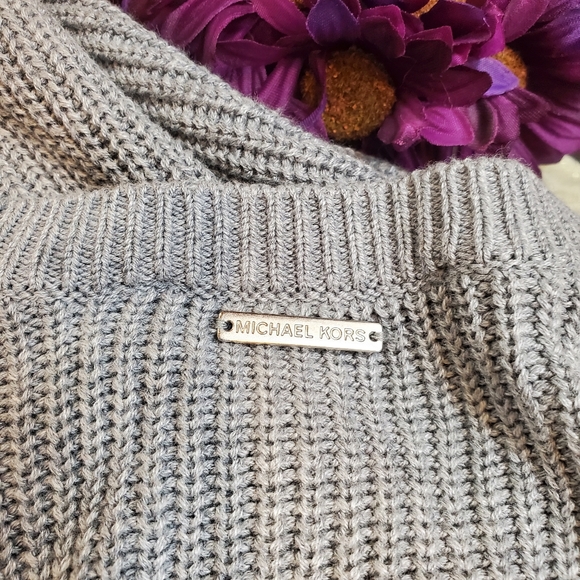 MICHAEL KORS Longsleeve Gray Sweater - Picture 9 of 15